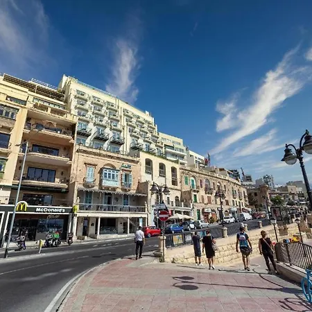 Appartement A Fully Equipped 3br With Lovely Views & Wifi *