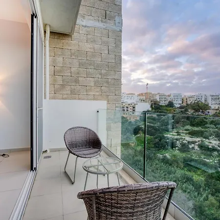 A Fully Equipped 3br With Lovely Views & Wifi San Ġiljan