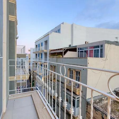Διαμέρισμα A Fully Equipped 3br With Lovely Views & Wifi