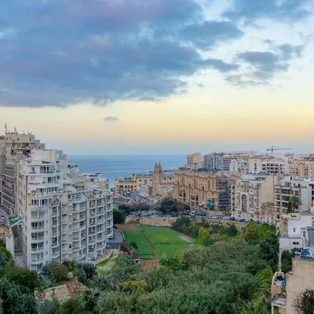 A Fully Equipped 3br With Lovely Views & Wifi Appartement San Ġiljan