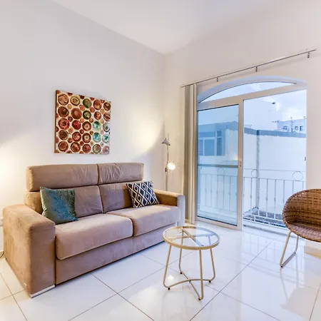 A Fully Equipped 3br With Lovely Views & Wifi * San Ġiljan